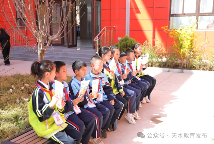 甘肃教育社《学生天地》小记者站在秦安、清水两县正式挂牌8.jpg